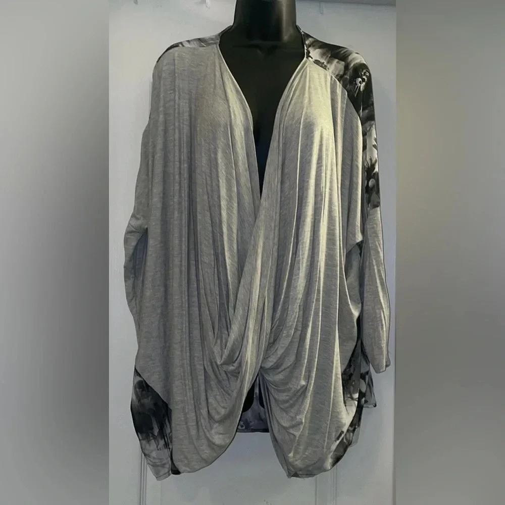 ODDY Ladies Black and Grey Blouse